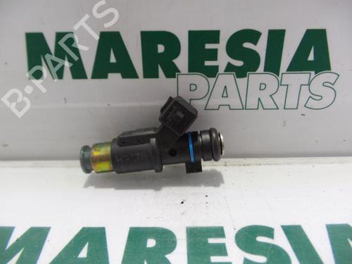 Used Injector PEUGEOT 206 Hatchback (2A/C) 1.4 i (75 hp) 31513719