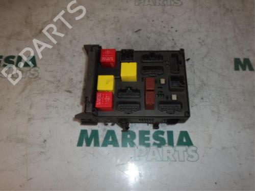 Used Fuse box RENAULT ESPACE IV (JK0/1_) 2.2 dCi (JK0H) (150 hp) 31476750