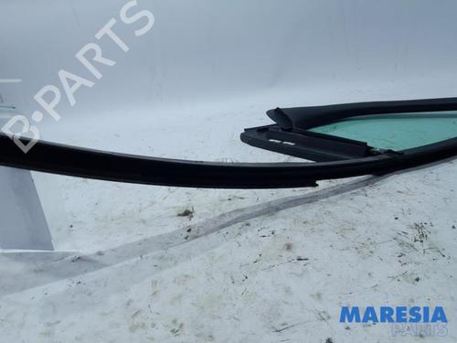 Front right quarter glass CITROËN C3 II (SC_) 1.6 HDi | BP31425905C112