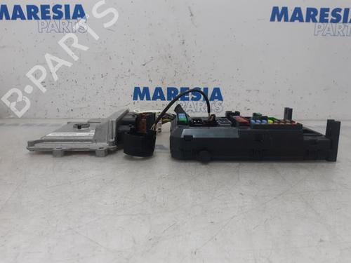 Used Engine control unit (ECU) PEUGEOT 2008 I (CU_) 1.2 VTi (82 hp) 31521841