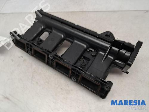 Used Injection rail RENAULT CAPTUR I (J5_, H5_) 1.2 TCe 120 (118 hp) 31536461