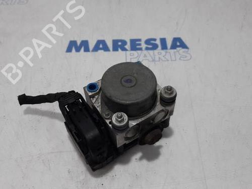 Used ABS pump FIAT 500 (312_) 1.2 (312AXA1A) (69 hp) 31483397