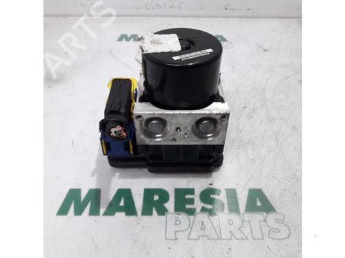 Used ABS pump ABS pump RENAULT MEGANE III Grandtour (KZ0/1) 1.5 dCi (KZ09, KZ0D, KZ1G, KZ29, KZ14, KZ1W, KZ10, KZ1F,... (110 hp) 31403616 31403616