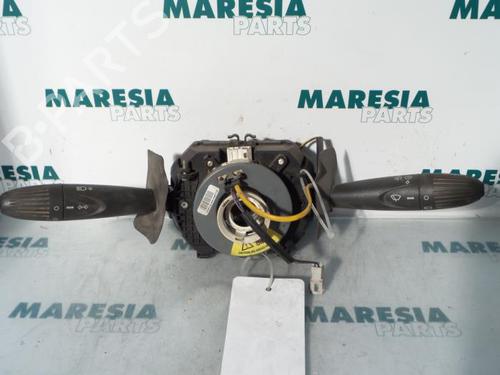 switch-fiat-doblo-mpv-119_-223_-2001-31401464 main image