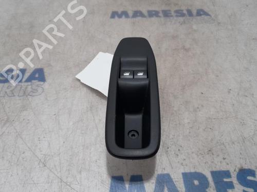 Used Switch Switch PEUGEOT 208 I (CA_, CC_) 1.0 VTi (68 hp) 31472565 31472565