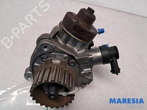 Used Fuel pump PEUGEOT 208 I (CA_, CC_) 1.4 HDi (68 hp) 31529401