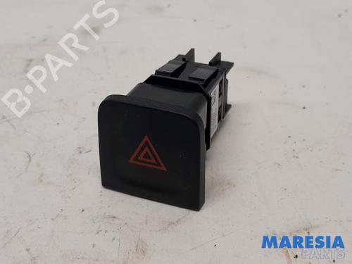 Advarselsbryter RENAULT KADJAR (HA_, HL_) 1.6 TCe 165 (HLMH) (163 hp) 31469910