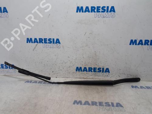Used Front windshield wiper arm RENAULT CLIO IV (BH_) 0.9 TCe 90 (BHNF, BHMA, BHMH, BHJK, BHJR) (90 hp) 31401407