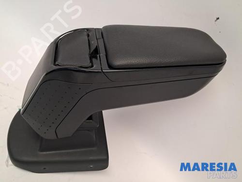 Armlæn OPEL CORSA F (P2JO) 1.2 (68) (131 hp) 31483662