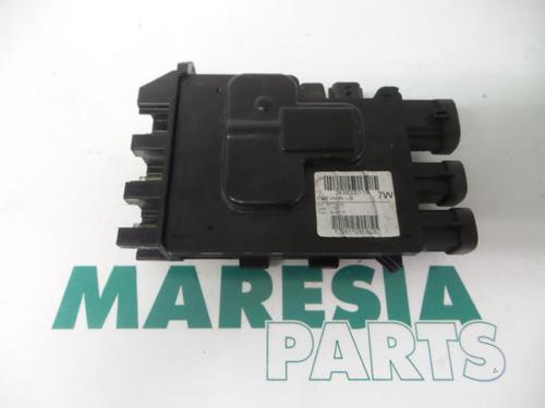 Used Control unit RENAULT MEGANE III Grandtour (KZ0/1) 1.5 dCi (KZ09, KZ0D, KZ1G, KZ29, KZ14, KZ1W, KZ10, KZ1F,... (110 hp) 31390541