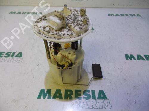 Used Fuel pump FIAT GRANDE PUNTO (199_) 1.4 (199AXB11, 199AXB1A, 199BXB1A, 199AXL1A) (77 hp) 31402840