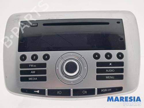 Used Radio Radio LANCIA DELTA III (844_) 1.4 (844.AXA1A) (120 hp) 32485127 32485127