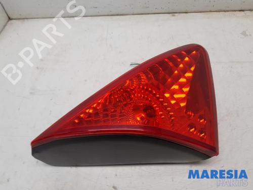 Used Left taillight PEUGEOT 3008 I MPV (0U_) 1.6 THP (156 hp) 31427090