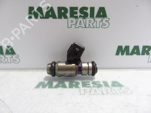 injector-fiat-punto-188_-1999-2000-2001-2002-2003-2004-2005-2006-2007-2008-2009-2010-2011-2012-31530540 main image