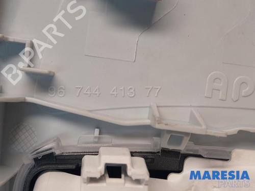 Interior roof light PEUGEOT 208 I (CA_, CC_) 1.2 VTI 82 | BP31464075I8