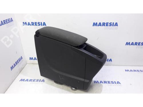 Used Armrest / Center console RENAULT SCÉNIC III (JZ0/1_) 1.5 dCi (110 hp) 31455439