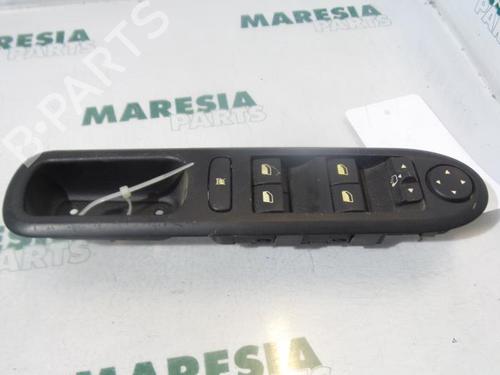 Used Switch PEUGEOT 407 (6D_) 2.0 HDi 135 (6DRHRH, 6DRHRE, 6DRHRG, 6DRHRJ) (136 hp) 31404699