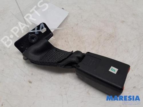 Used Seat buckle FIAT 500 (312_) 0.9 (312AXG1A, 312.AXG11) (86 hp) 31490673