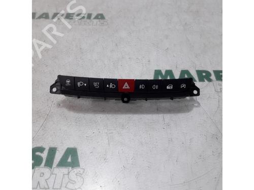 Advarselsbryter FIAT 500L (351_, 352_) 0.9 (199LYC1B) (105 hp) 31385845