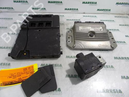 Used Engine control unit (ECU) RENAULT SCÉNIC II (JM0/1_) 1.6 (JM0C, JM0J, JM1B) (113 hp) 31515197