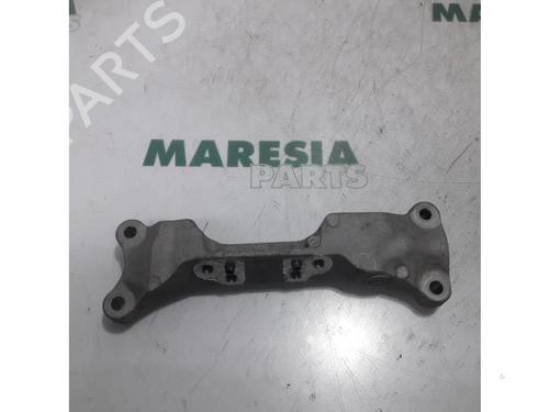 Used Gearbox mount PEUGEOT 207 (WA_, WC_) 1.4 16V (95 hp) 31465023