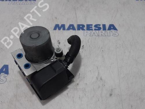Used ABS pump PEUGEOT 5008 (0U_, 0E_) 1.6 16V (156 hp) 31502393
