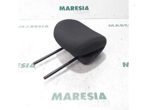 Used Headrest RENAULT MEGANE III Grandtour (KZ0/1) 1.5 dCi (KZ0C, KZ1A) (90 hp) 31430994