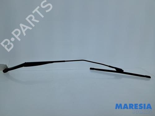 Used Front windshield wiper arm Front windshield wiper arm 39150118 39150118