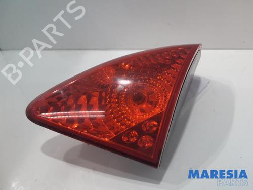 Used Right taillight PEUGEOT 3008 I MPV (0U_) 1.6 THP (156 hp) 31428609