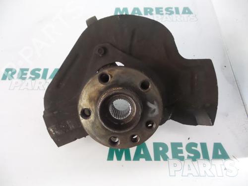 Used Right front steering knuckle CITROËN C8 (EA_, EB_) 2.0 HDi (107 hp) 31489113