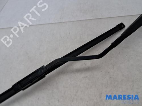 Front windshield wiper arm RENAULT CLIO IV Grandtour (KH_) 1.5 dCi 90 (KHN3, KHN4) | BP31425321C143