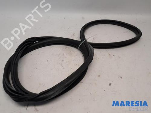 rubber-door-seal-alfa-romeo-giulietta-940_-2010-2011-2012-2013-2014-2015-2016-2017-2018-2019-2020-31421262 main image