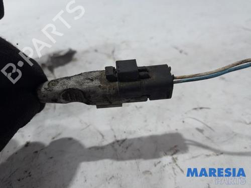 Used Left front steering knuckle PEUGEOT EXPERT Van (VF3A_, VF3U_, VF3X_) 1.6 HDi 90 16V (90 hp) 31520591