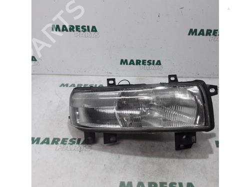 Used Right headlight RENAULT MASTER II Van (FD) 2.2 dCI 90 (FD0G, FD0N, FD2G, FD2N, FD3G, FD3N) (90 hp) 31439816