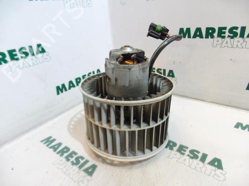 Used Heater blower motor RENAULT ESPACE III (JE0_) 2.0 16V (JE0N, JE0L, JE02) (140 hp) 31458664