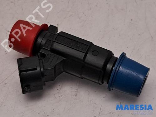 Used Injector PEUGEOT 208 I (CA_, CC_) 1.0 VTi (68 hp) 31470684