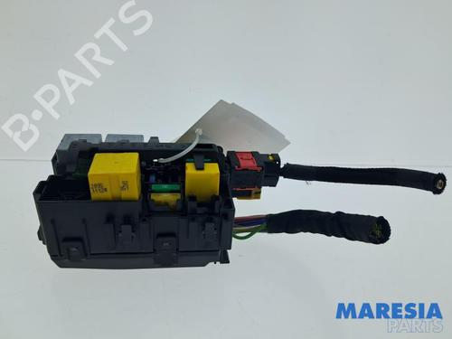 Used Fuse box Fuse box PEUGEOT 308 SW II (LC_, LJ_, LR_, LX_, L4_) 1.6 BlueHDi 120 (120 hp) 34406708 34406708