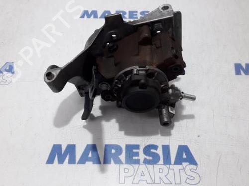 Used Fuel pump PEUGEOT 5008 (0U_, 0E_) 1.6 HDi (112 hp) 31530932