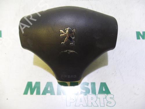 Used Driver airbag PEUGEOT 206 Hatchback (2A/C) 1.4 i (75 hp) 31536384