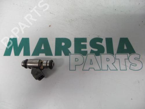 Used Injector RENAULT CLIO II (BB_, CB_) 1.6 16V (BB01, BB0H, BB0T, BB14, BB1D, BB1R, BB2KL, BB3G... (107 hp) 31534405