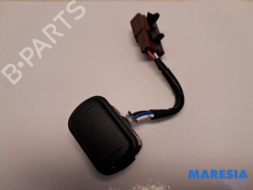 Used Switch RENAULT ARKANA I (LCM_, LDN_) 1.6 E-TECH 145 (LDMU) (143 hp) 31507906