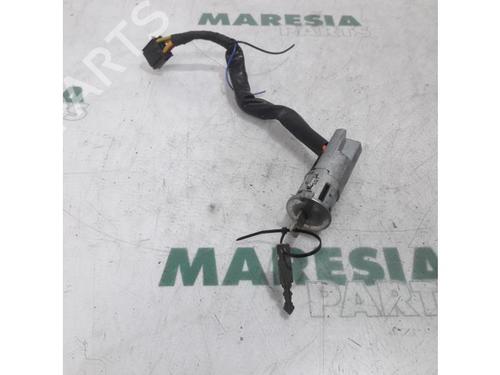 ignition-barrel-renault-twingo-i-c06_-1993-1994-1995-1996-1997-1998-1999-2000-2001-2002-2003-2004-2005-2006-2007-2008-2009-2010-2011-2012-31520771 main image