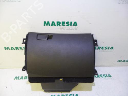 Used Glove box RENAULT MEGANE IV Hatchback (B9A/M/N_) 1.5 dCi 110 (B9A3) (110 hp) 31523429