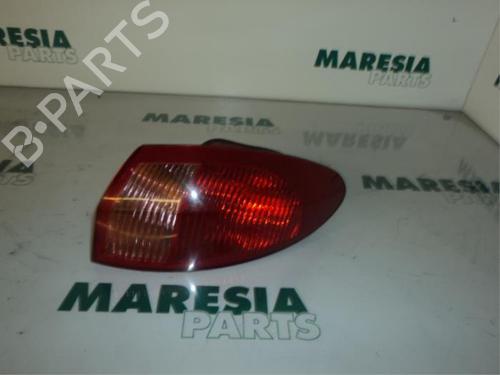 Used Right taillight ALFA ROMEO 147 (937_) 1.9 JTD (937.AXD1A, 937.BXD1A, 937.AXV1A, 937.BXB1A,... (115 hp) 31484654
