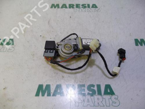 Used Sunroof engine Sunroof engine FIAT PUNTO (188_) 1.2 60 (188.030, .050, .130, .150, .230, .250) (60 hp) 31383632 31383632