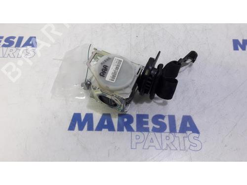 Used Rear right seatbelt CITROËN C4 Grand Picasso I (UA_) 2.0 HDi 138 (136 hp) 31497930