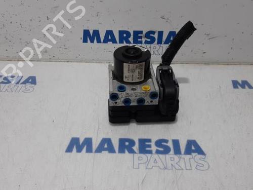 Used ABS pump FIAT DOBLO Cargo (263_) 1.3 D Multijet (90 hp) 31518253