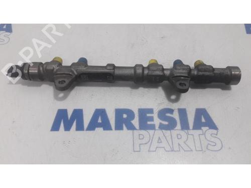 Rampa inyectora FIAT DOBLO Cargo (263_) 1.3 D Multijet (263ZXT1A, 263WXT1A, 263ZYA1A, 263WYA1A) (80 hp) 31533194