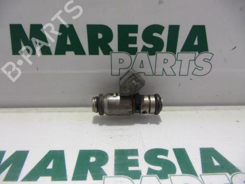 Used Injector RENAULT SCÉNIC I MPV (JA0/1_, FA0_) 2.0 16V RX4 (139 hp) 31521918