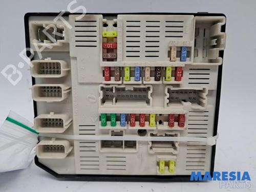 Used Fuse box RENAULT MEGANE III Hatchback (BZ0/1_, B3_) 1.4 TCe (BZ0F, BZ1V) (131 hp) 31508006